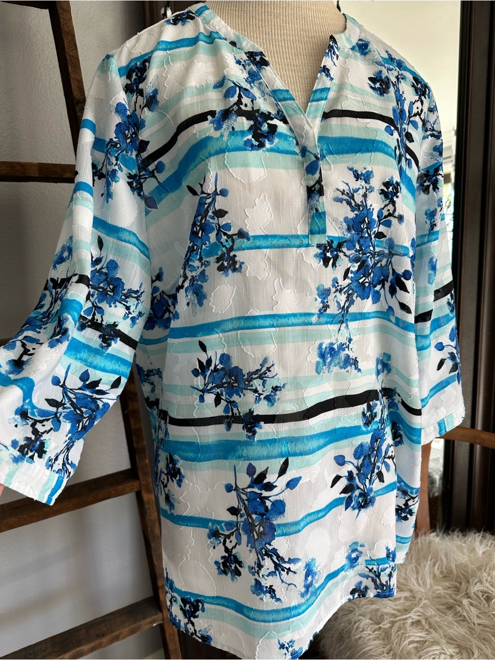 Chico's White Tunic with Blue Floral & Aqua Stripes, (3) XL